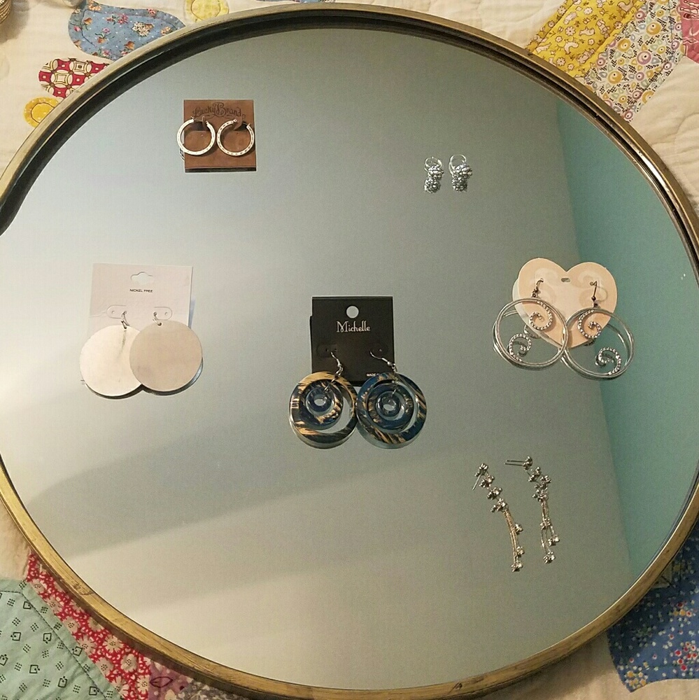6 pairs of earrings